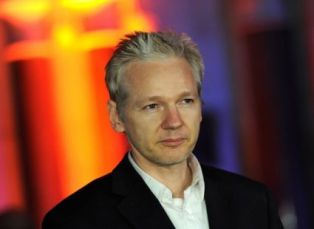 Facebook – мировая база данных о людях: Джулиан Ассанж