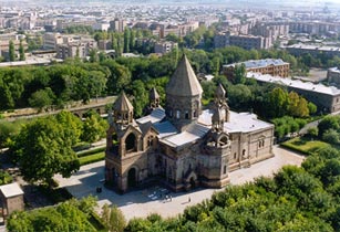 Ռուսաստանի դատական պրիստավները Էջմիածնում ծանոթացել են Մայր Աթոռի գանձերին
