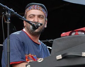 Famous Armenian jazz musician to present solo album in Yerevan