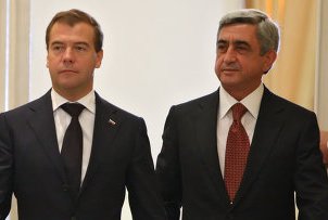 Սերժ Սարգսյանը Մեծ հաղթանակի առթիվ շնորհավորել է ՌԴ նախագահին եւ վարչապետին