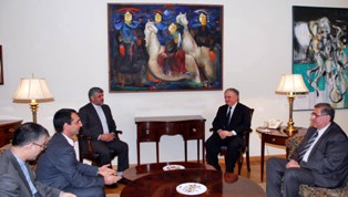 Armenian FM, Iranian official discuss bilateral relations