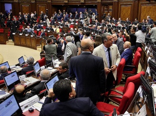 Armenia’s lawmakers fail to agree on seats in PACE committees