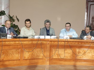 Armenian Defense Minister hands awards to men’s national chess team members (PHO
