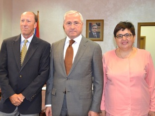 Armenia’s Agriculture Minister receives international organization representativ