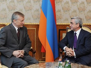Президент Армении принял генсека ОДКБ