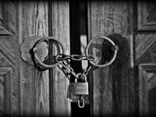Армянская семья во Франции оказалась на улице