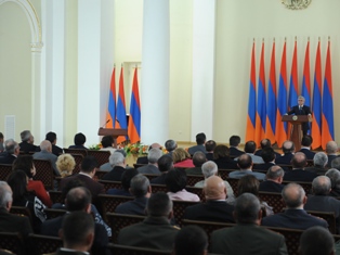 Նախագահը պարգեւատրել է արվեստի եւ գիտության գործիչներին