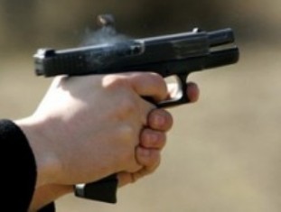 В Армении сын заместителя прокурора с пистолетом в руках угрожал персоналу ресто