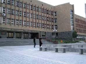 Վերահսկիչ պալատը պարզաբանում է սլավոնական համալսարանի ստուգումները