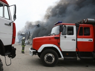 При пожаре на заводе в Югре погибли восемь рабочих
