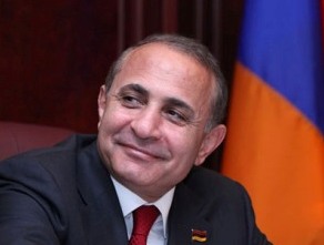 Հովիկ Աբրահամյանն ուղերձ է հղել տարեցներին