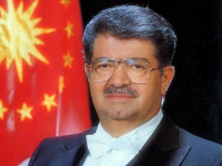 В Турции приступили к эксгумации тела бывшего президента