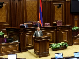 Armenian state budget bill arrives in Parliament