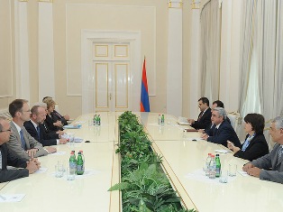 Серж Саргсян: Народ Карабаха имеет право на свободную и безопасную жизнь