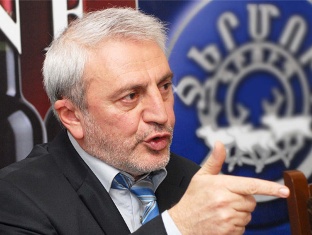Երեխաներս` համախոհներ եւ ընդդիմախոսներ, կինս՝ լրջագույն օպոզիցիա. Արամ Մանուկյան
