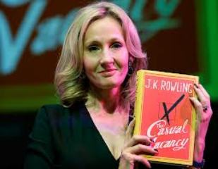 «Взрослая» книга Роулинг стала бестселлером
