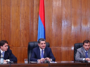 Բարելավվում են հանրային ծառայությունների ոլորտի օրենսդրական կարգավորումները