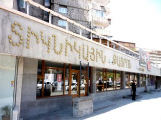 Նույնասեռականների մասին ֆիլմը ճիշտ չէ ցուցադրել, առավել եւս՝ Տիկնիկային թատրոնու
