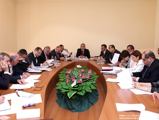 ԱԺ սոցիալական հարցերի հանձնաժողովում քննարկել են նվազագույն աշխատավարձի բարձրացմ