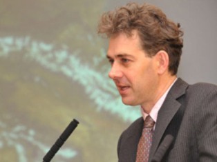 Դե Վաալ. Կովկասյան երկրները միմյանց դեմ են հրահրում գերտերություններին