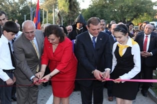 Երեւանում բացվեց Հայ բարերարների ճեմուղին