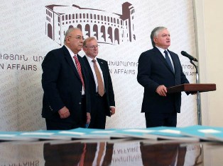 Book on founding of Armenia’s Embassy in Egypt is launched