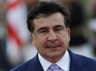 Սահակաշվիլիի խորհրդարանական խմբակցության կարերը ճարճատո՞ւմ են