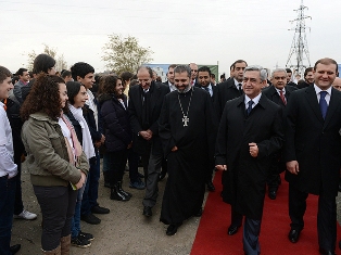 Սերժ Սարգսյանը՝ «Այբ» ավագ դպրոցի նոր մասնաշենքի բացման արարողությանը (Ֆոտո)