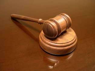 Մարտի 1-ի զոհերի հարազատները դիմելու են դատարան՝ ԵՊՀ-ի դեմ