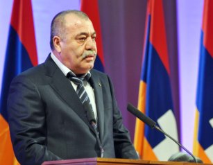 «Ժողովուրդ». Գեներալ Մանվելը կրկին վերանորոգել է իր աշխատասենյակն ԱԺ-ում