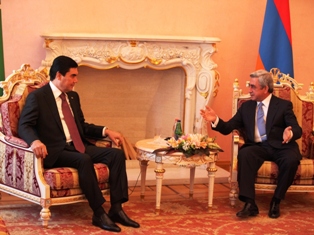 Karabakh conflict can be resolved only through peace talks – Armenian President