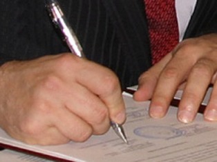 Հայաստանի նախագահն օրենքներ է ստորագրել