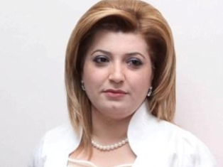 Փոքր հասակում ինձ պատկերացրել եմ ուսուցչի դերում եւ հաճախ էի տիկնիկիս դաս տալիս.