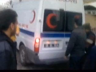 Syrian opposition gunmen treated in Turkey - VIDEO