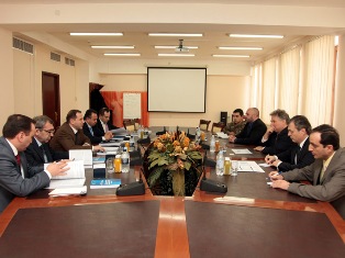 Armenian MOD holds discussion on book - PHOTO