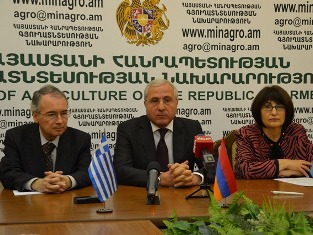 Գյուղնախարարությունը եւ մասնավոր հինգ ընկերություններ համագործակցության պայմանագ