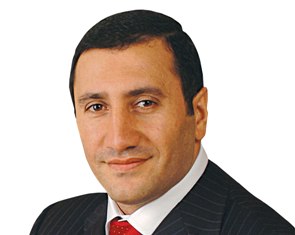 «Հրապարակ». Տիգրան Արզաքանցյանը «գեղեցիկ կապեր ունի շատ ակտրիսաների հետ»