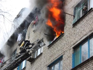 Два человека погибли в пожаре в Петербурге