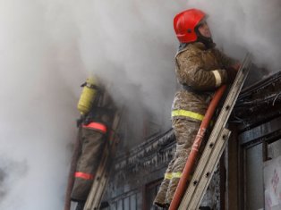 В Петербурге при пожаре в общежитии погибли 4 человека