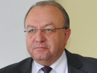 Министр здравоохранения Армении так и не смог застать Деда Мороза