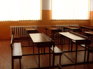 В Ереване 6 директоров армянских школ потеряли работу