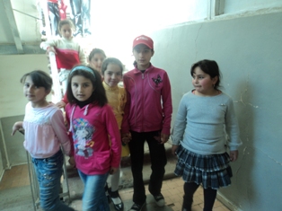 Schoolchildren confess of being hungry and having headache in Armenia