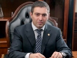 ԱԺ պատգամավորը Ձմեռ պապից եւ Ձյունանուշից ոչինչ չի ուզում. Ձմեռը պապը ես եմ