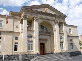 Սերժ Սարգսյանը մեդալներ է շնորհել Հովիկ Աբրահամյանին եւ նախարարներին
