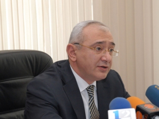 Глава ЦИК Армении: Некоторым претендентам на президентское кресло надо пополнить