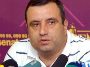 Էպոսագետին համեմատում են արտատեր պառավի հետ