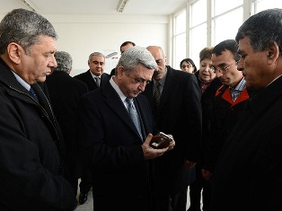 Նախագահն այցելել է «ՔԵՆԴԼ» սինքրոտրոնային հետազոտությունների ինստիտուտ (ֆոտո)