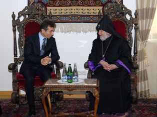 Armenian Catholicos discusses perspectives of teaching Armenian History in Georg