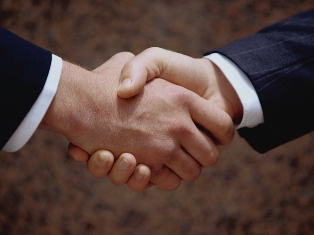 Iran and Armenia sign four memorandums of understanding