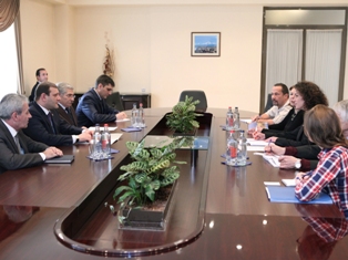 Yerevan mayor receives OSCE delegation